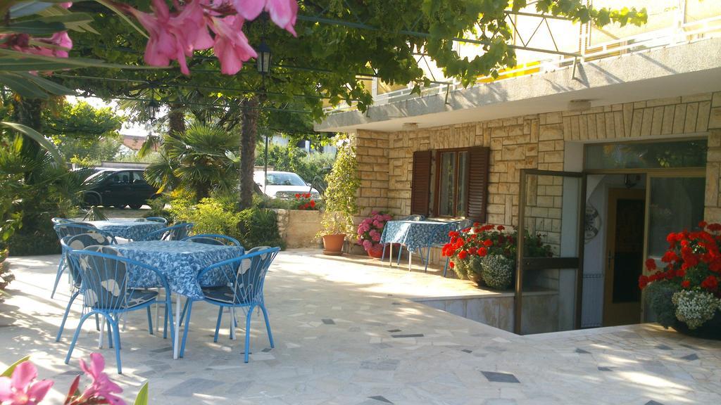 Pansion Margerita Poreč Exterior foto